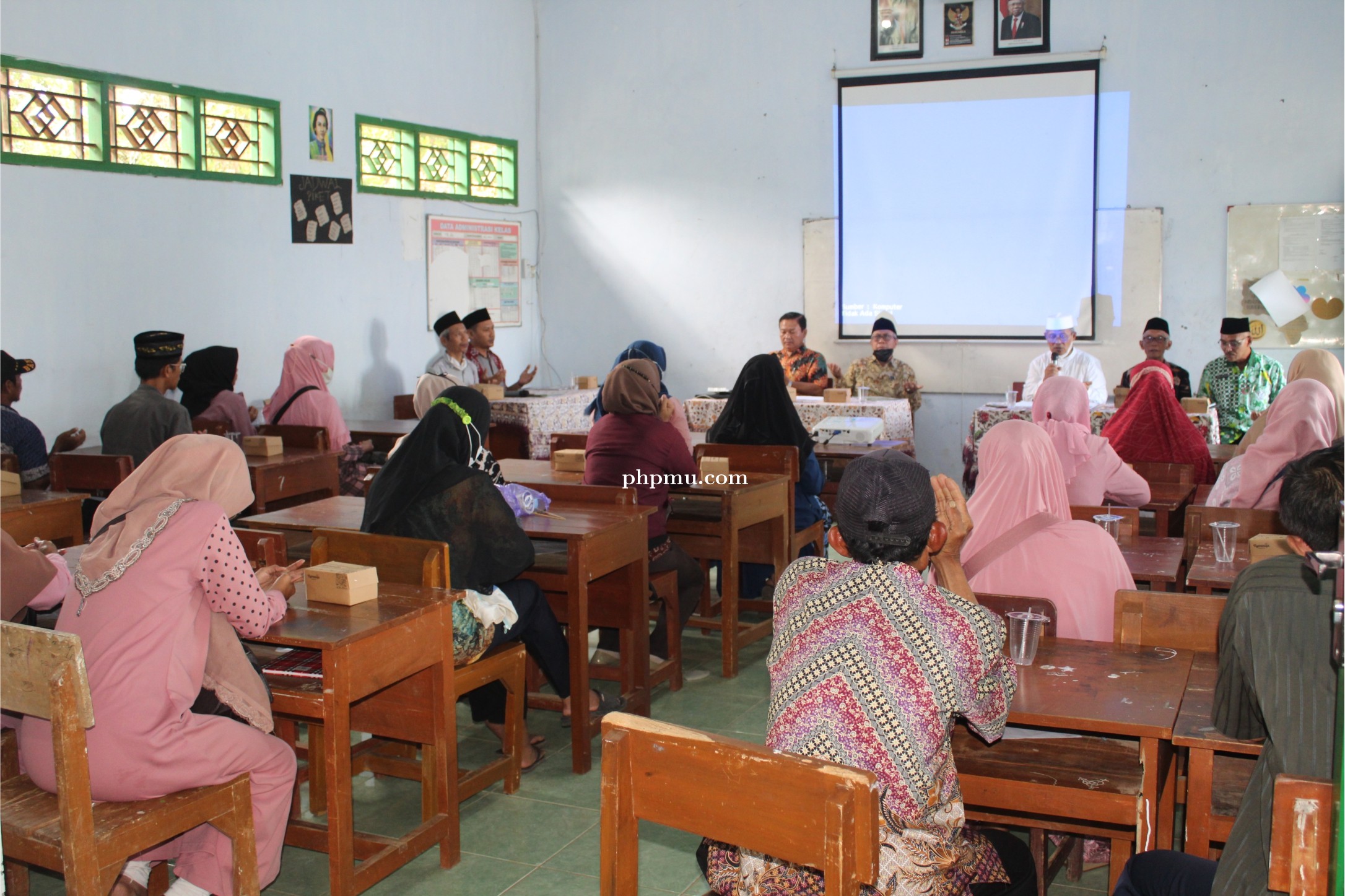SMK Bardan Wasalaman Mengadakan Rapat Bersama Wali Murid