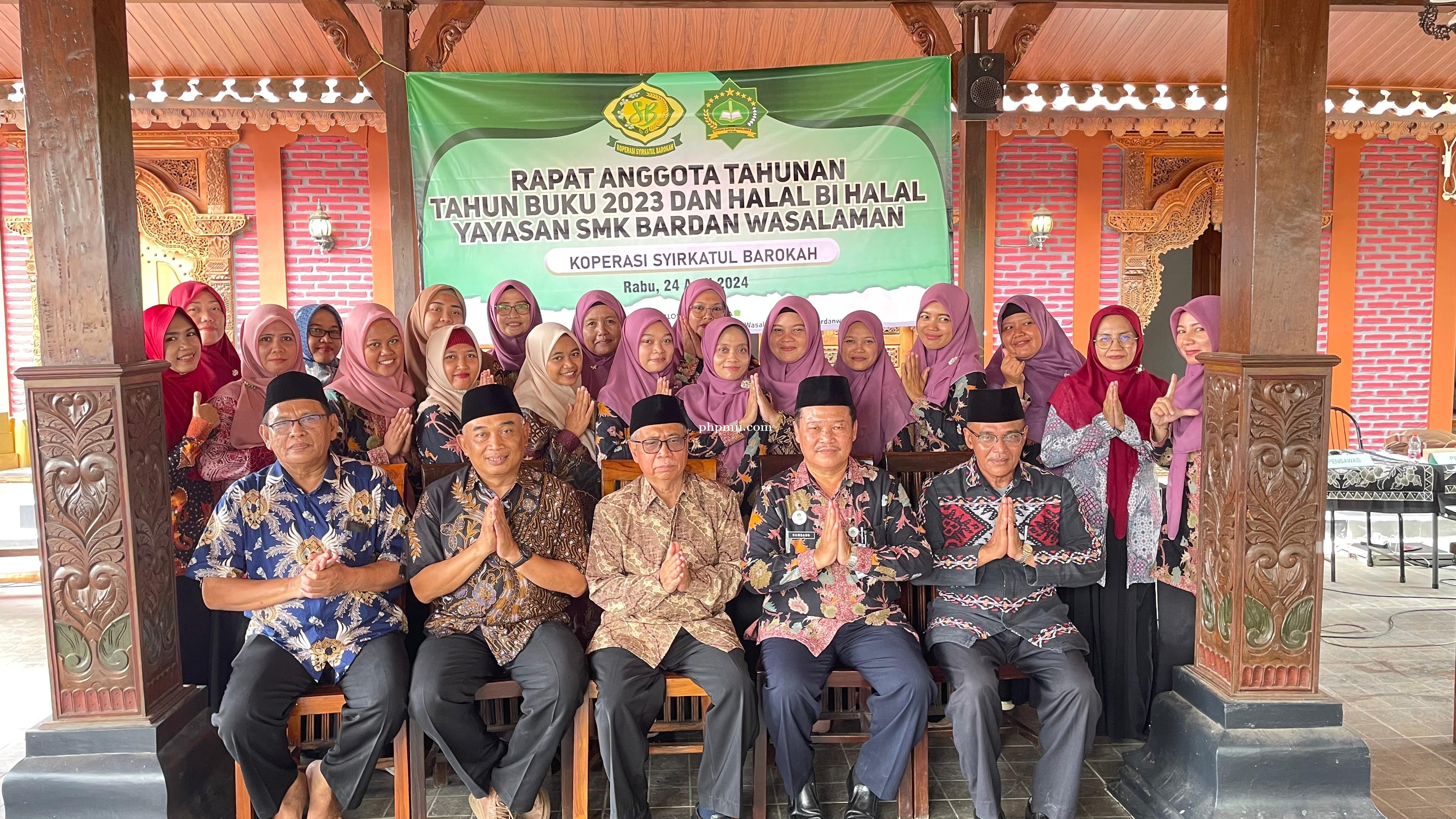 Acara halal bi halal guru dan TU dan asatidz madin